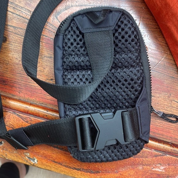 COPY - Unisex Nike 22 Sportswear Essentials Sling Bag Unisex Crossbody Black or… - Picture 7 of 8